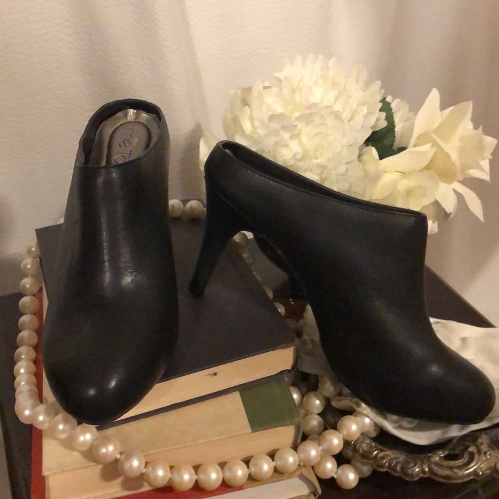 ...me Too boot shoes size 8M